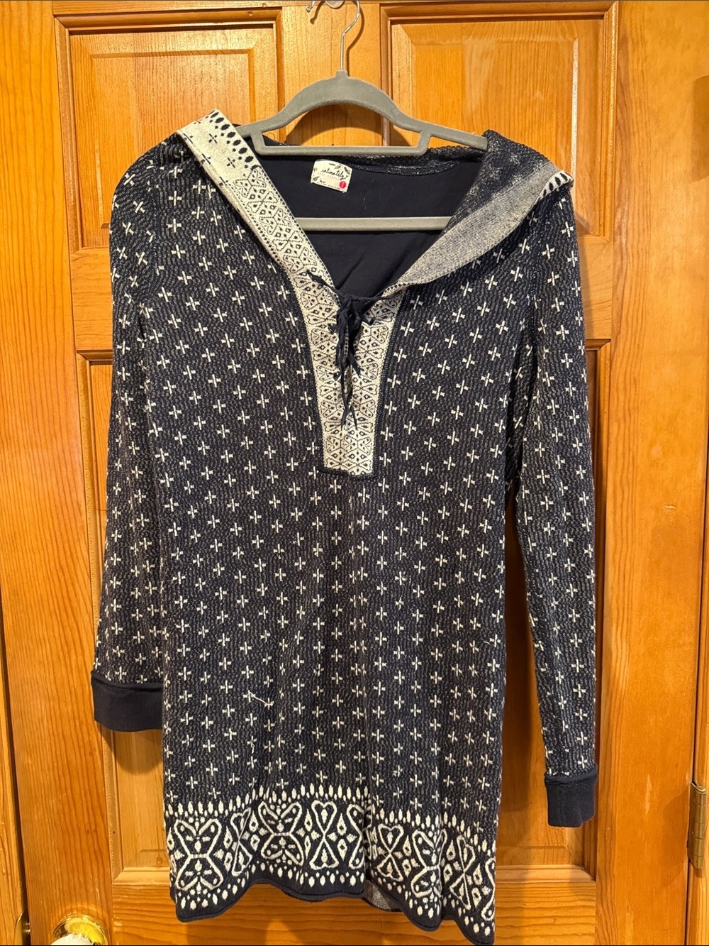 Free people intimately top with lace up v/neck hoodie size medium.